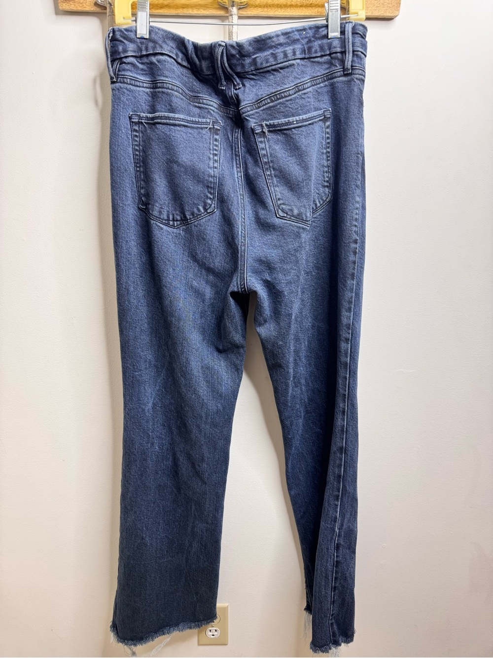 Good American Men's Slim Straight Jeans in Dark Blue Denim - Picture 2 of 3